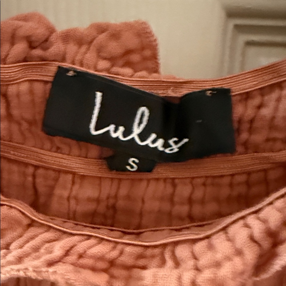 Lulu's Women's Ruffled Top - Picture 3 of 4